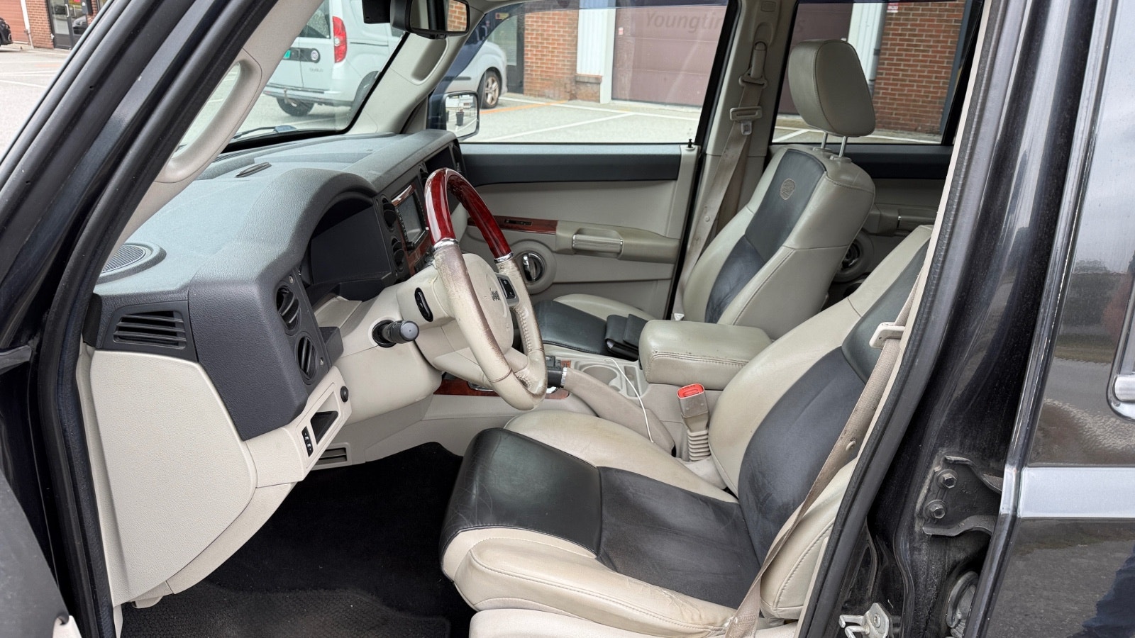 Jeep Commander 3.0 V6 CRD 4WD Automatic, 5-trins, 218ps, 2008