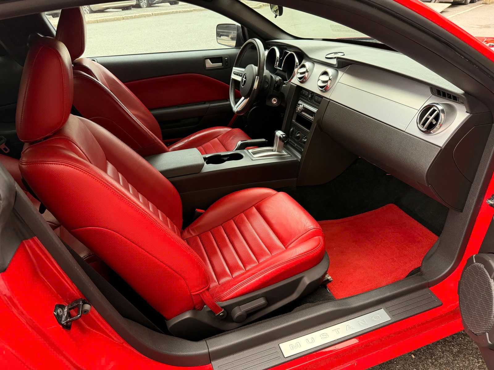 Ford Mustang GT Automatic, 5-trins, 304ps, 2005