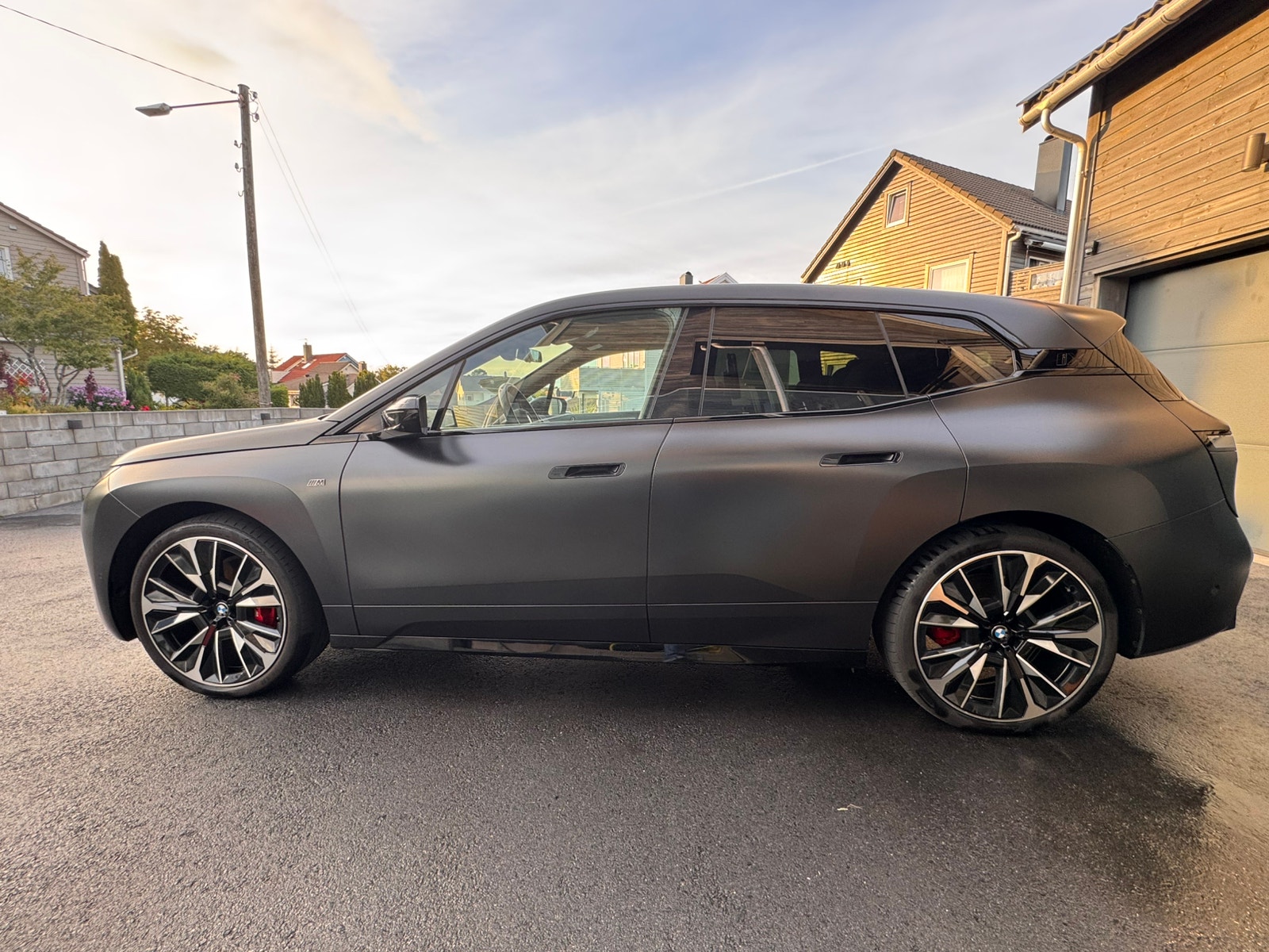 BMW iX M70 xDrive, 660hp, 2025