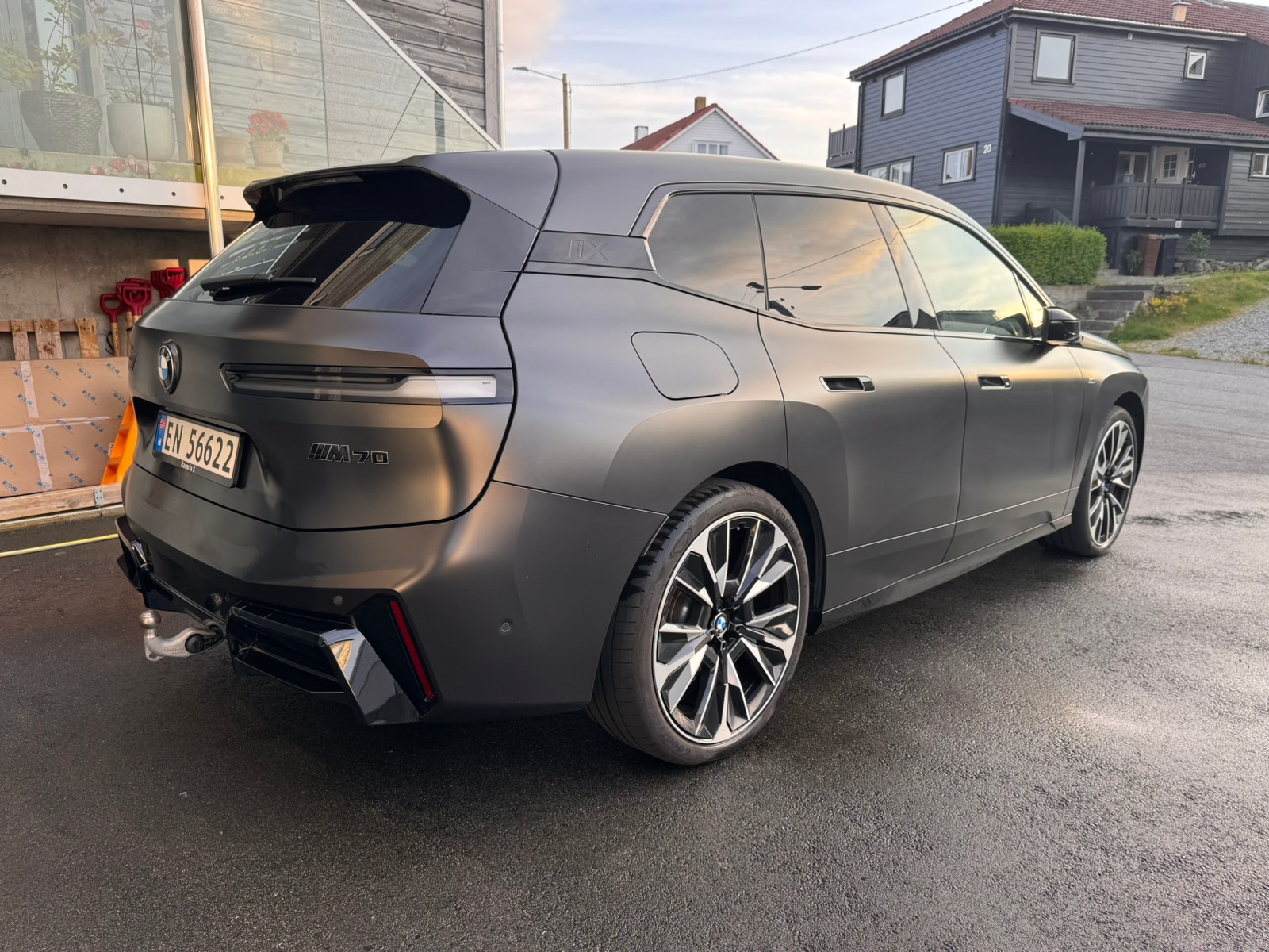 BMW iX M70 xDrive, 660hp, 2025