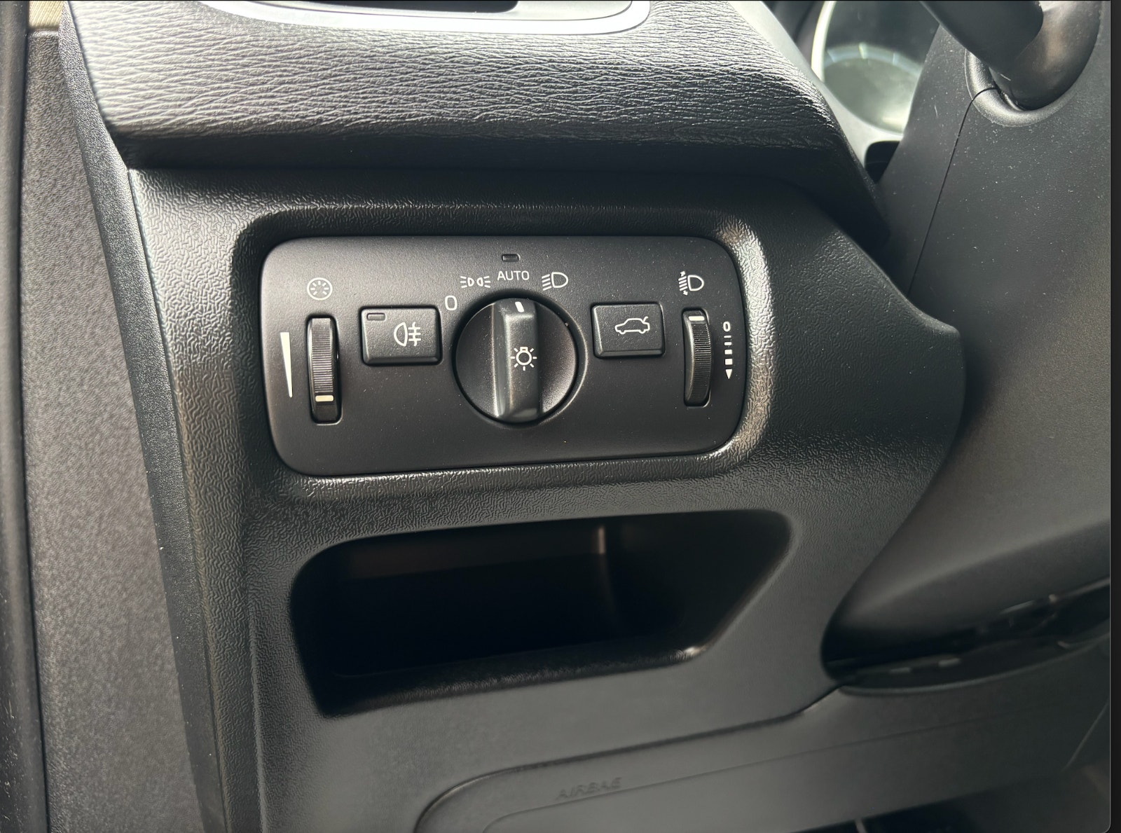 Volvo V40 D2 Manual, 115hp, 2015
