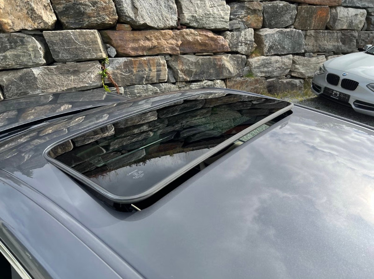Lexus ES 300h 2.5 E-CVT, 218ps, 2019