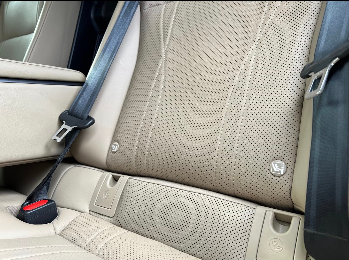 Lexus ES 300h 2.5 E-CVT, 218ps, 2019