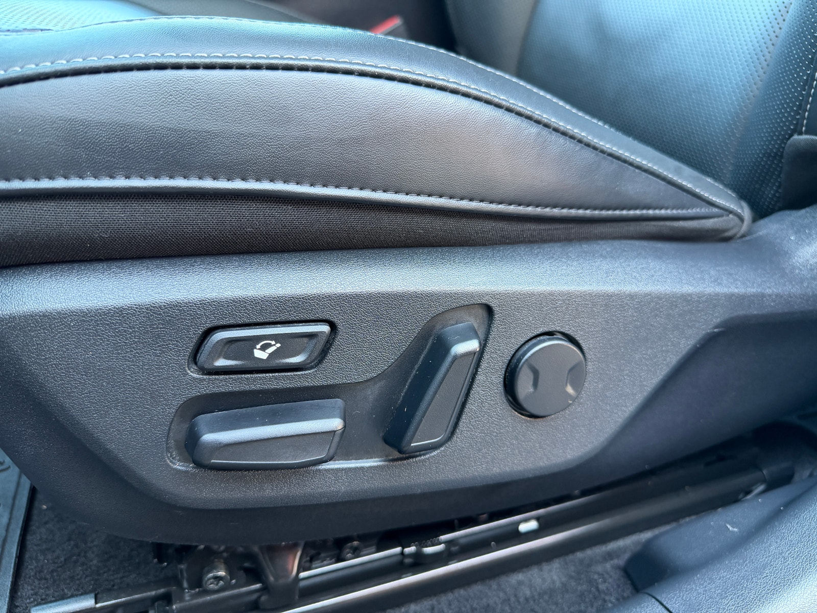 Kia EV6 77.4 kWh AWD, 325hp, 2023
