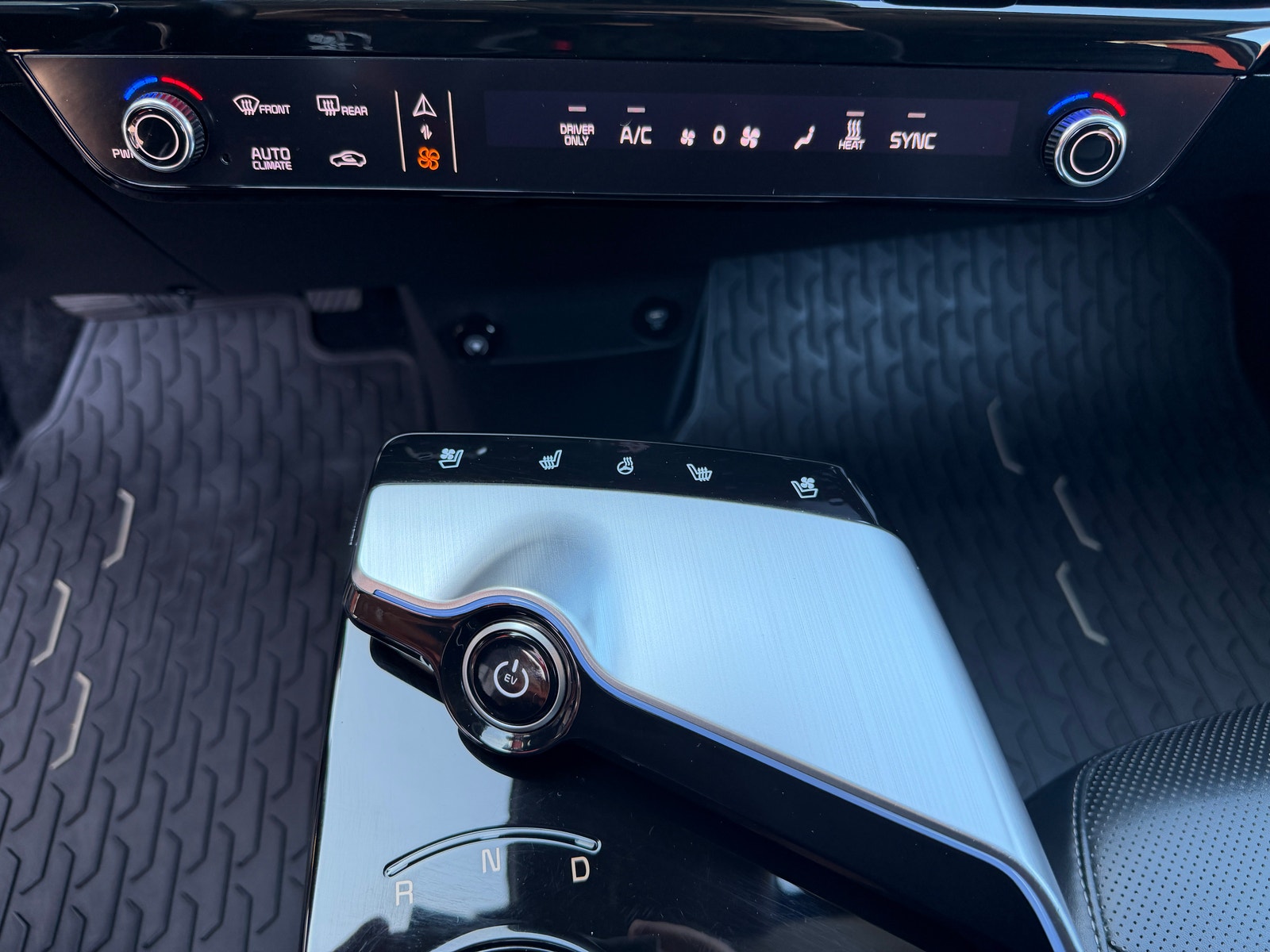Kia EV6 77.4 kWh AWD, 325hp, 2023