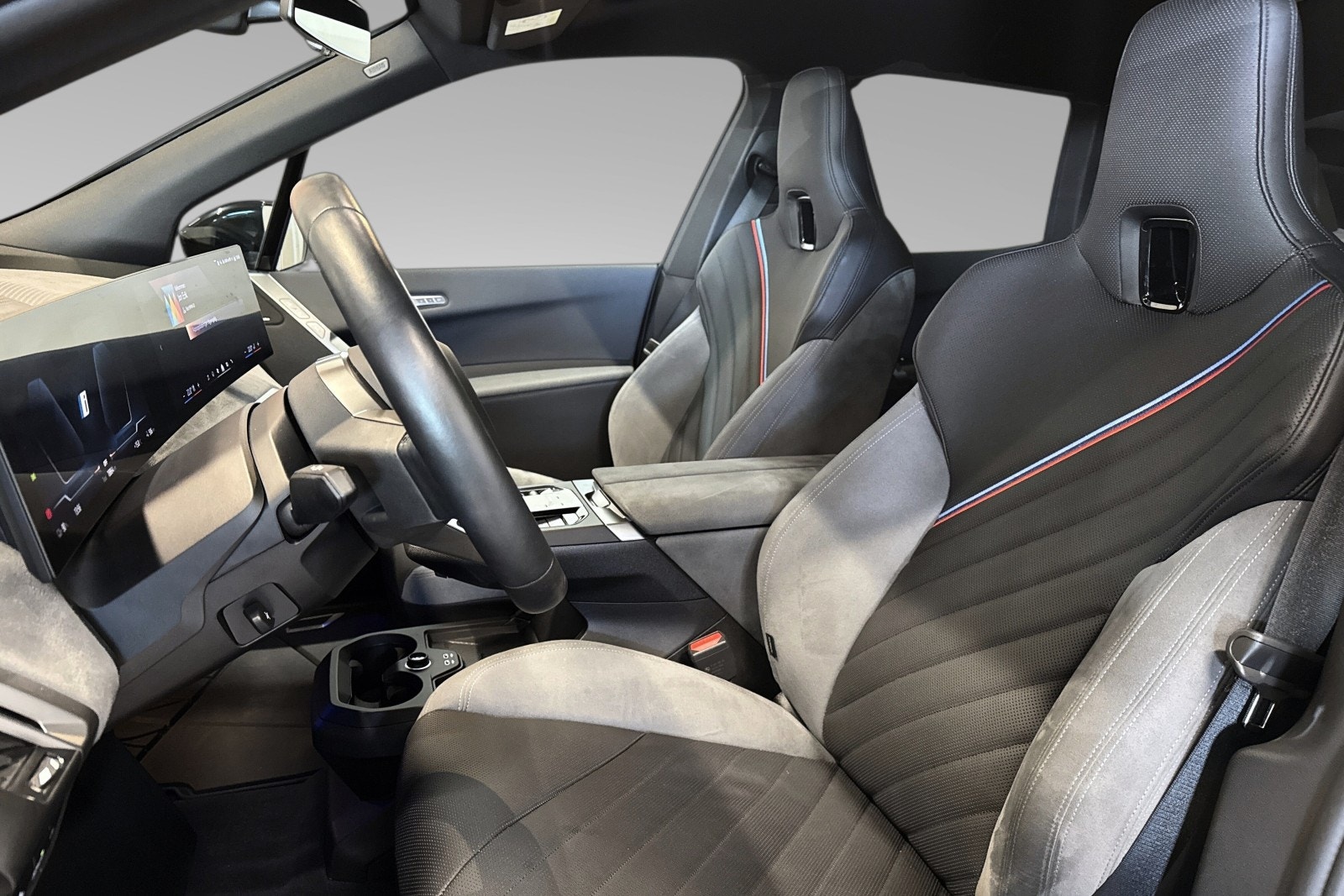 BMW iX xDrive60, 544hk, 2025