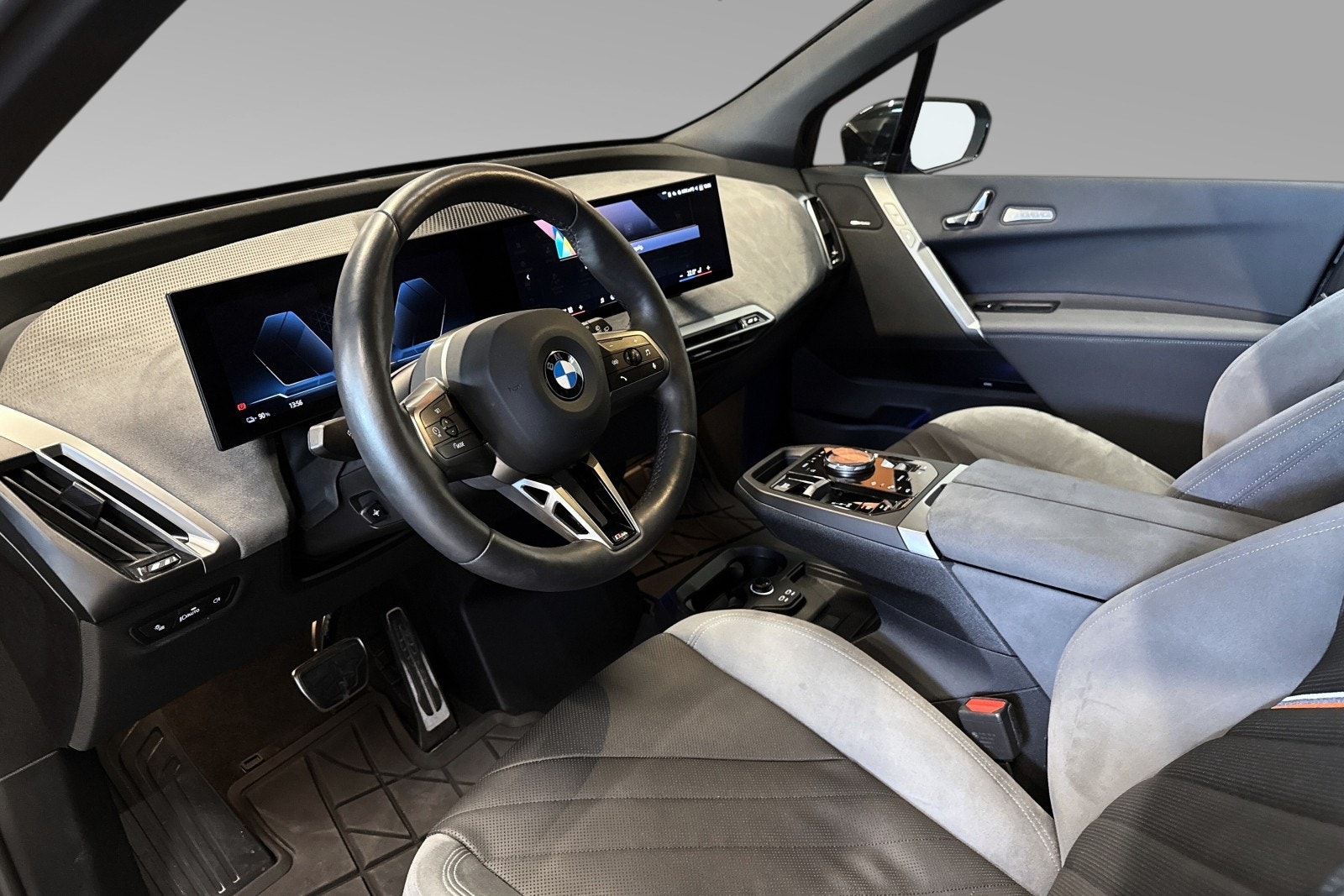 BMW iX xDrive60, 544hk, 2025