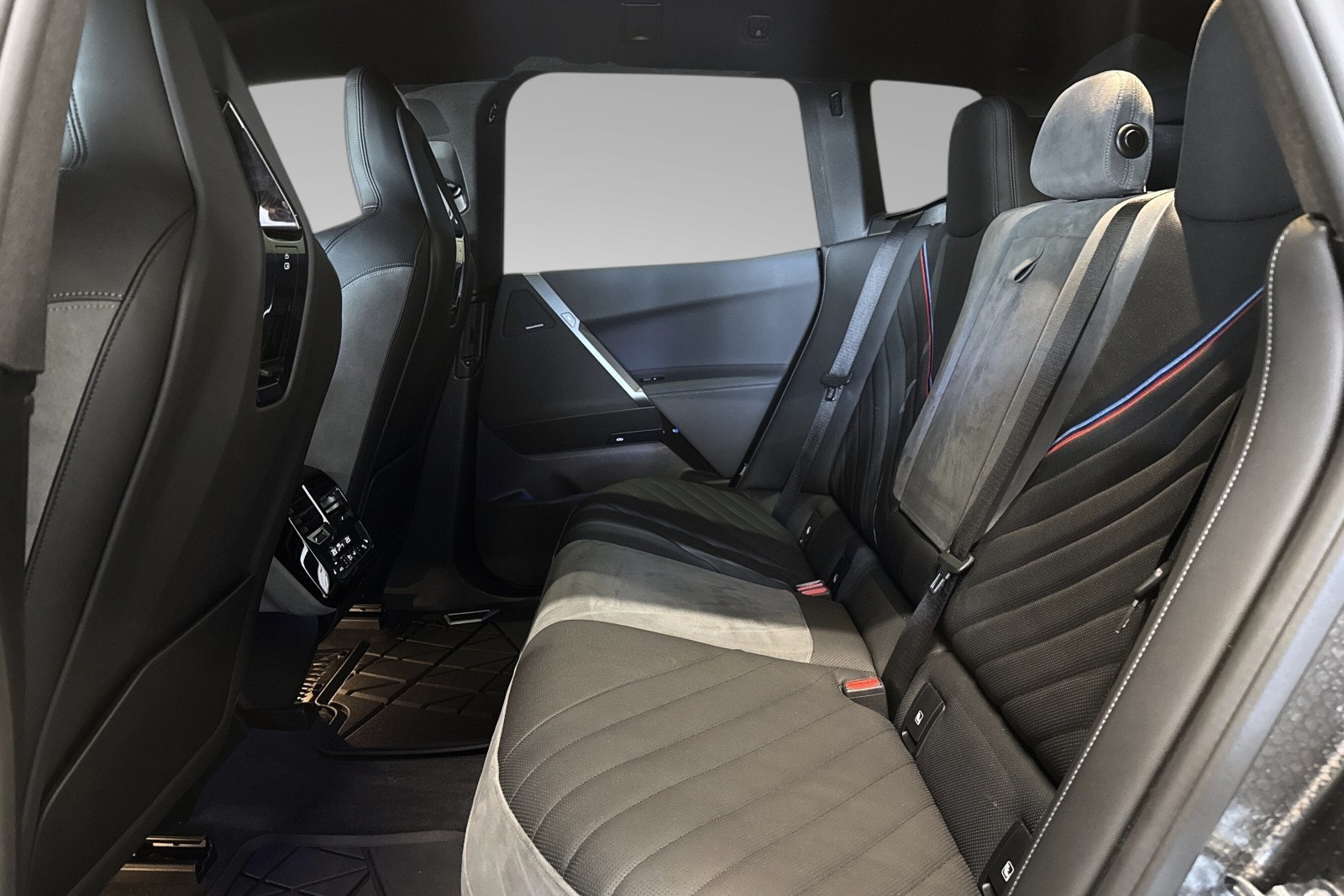 BMW iX xDrive60, 544hk, 2025