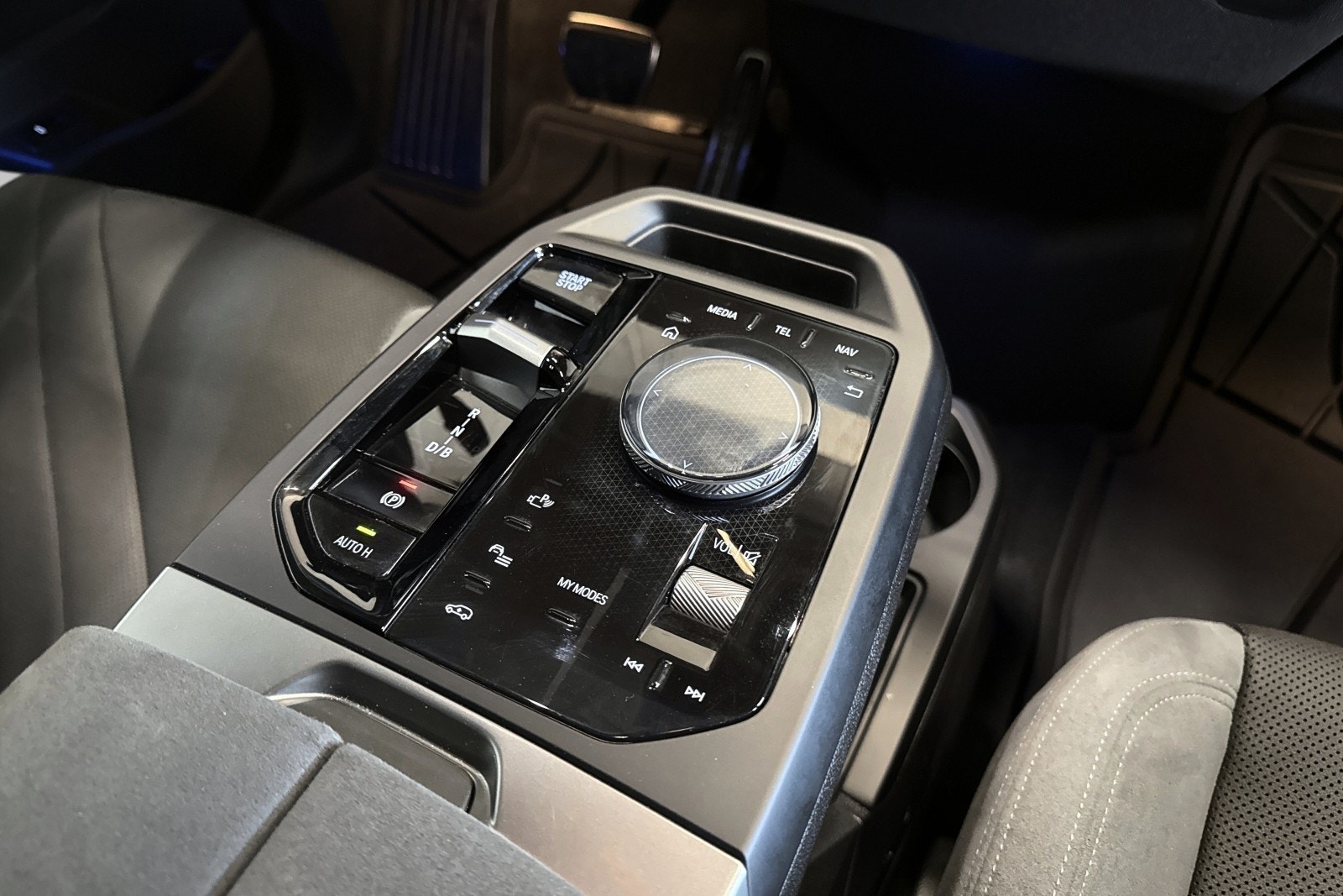 BMW iX xDrive60, 544hk, 2025