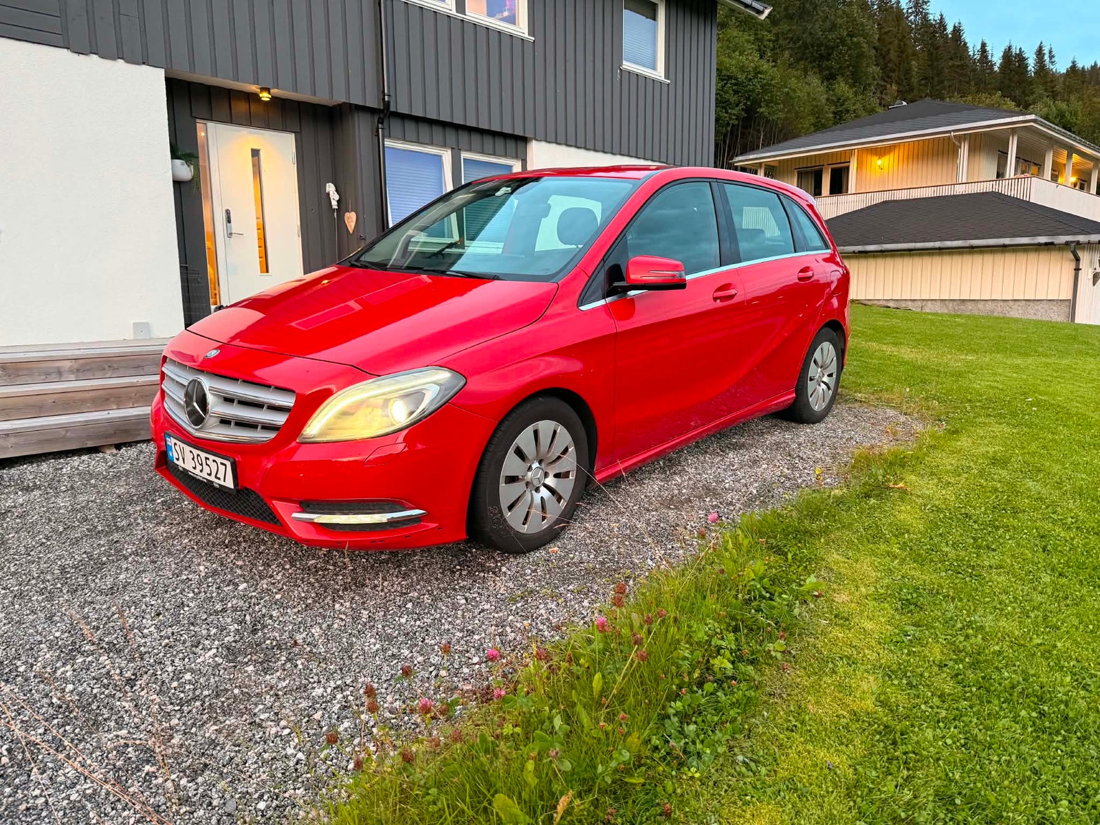 Mercedes-Benz B 180 CDI BlueEFFICIENCY 7G-DCT, 109hp, 2013