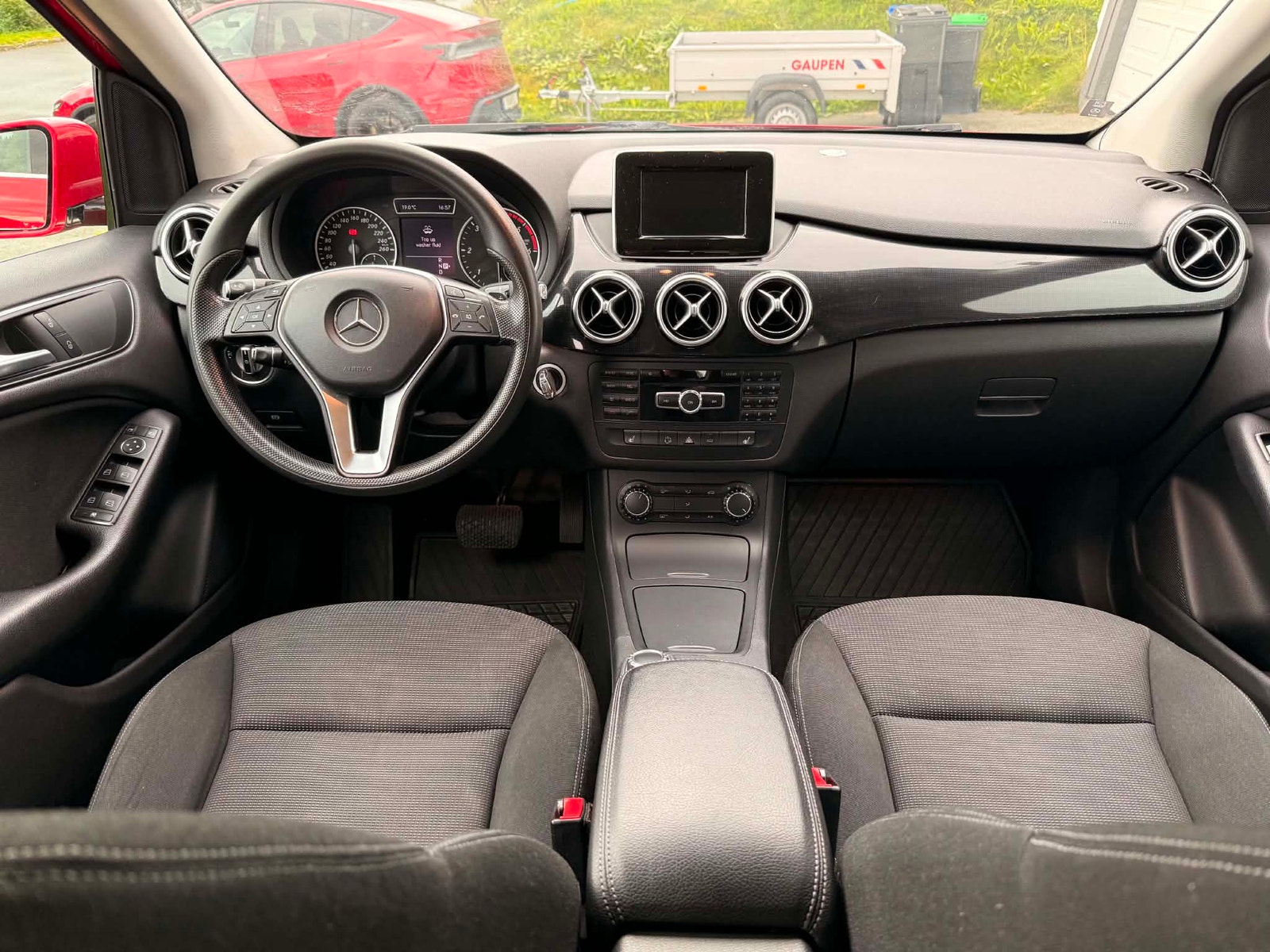 Mercedes-Benz B 180 CDI BlueEFFICIENCY 7G-DCT, 109hp, 2013