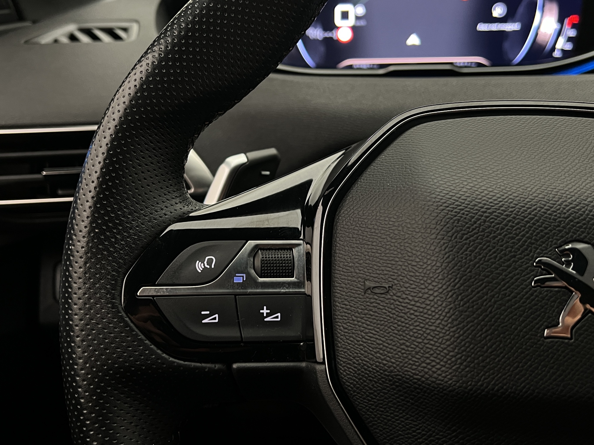Peugeot 3008 1.2 PureTech 130 EAT, 8-trins, 131ps, 2023