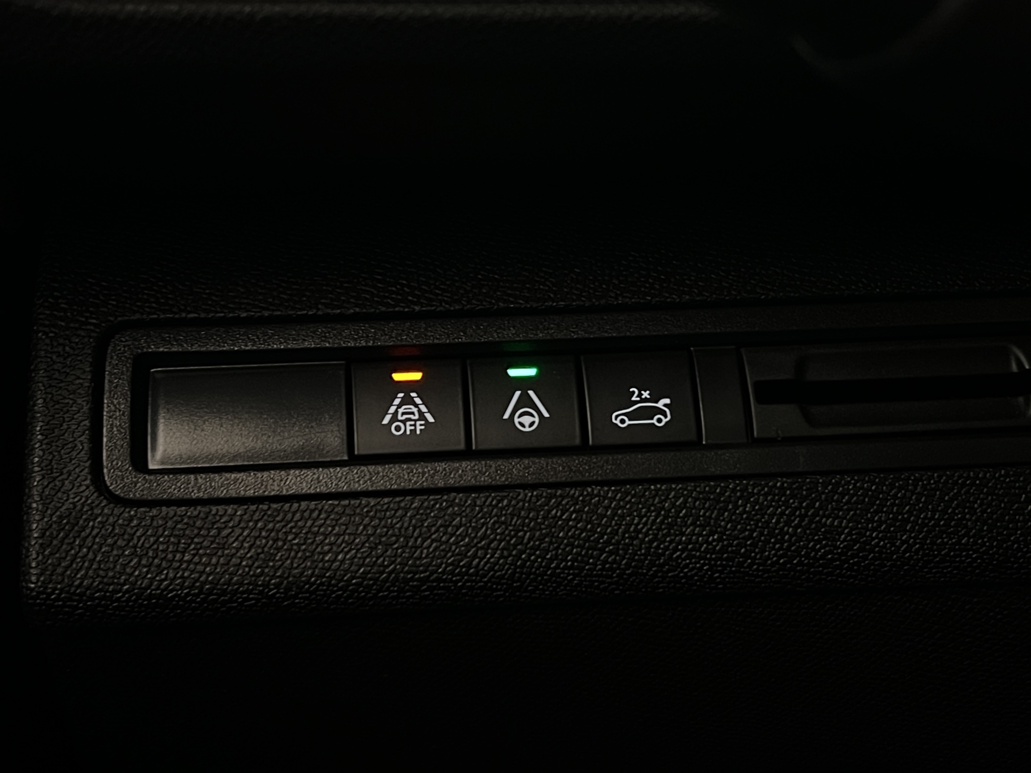 Peugeot 3008 1.2 PureTech 130 EAT, 8-trins, 131ps, 2023