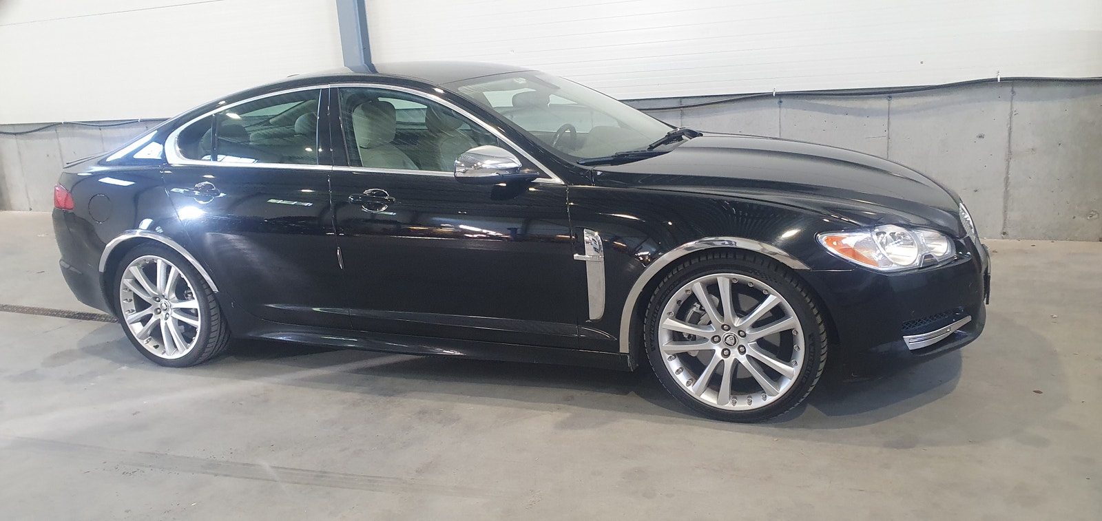 Jaguar XF 3.0 V6 Automatic, 6-trins, 211ps, 2011