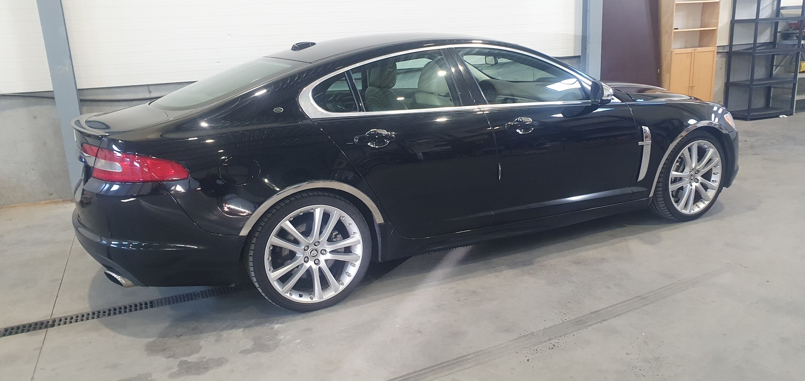 Jaguar XF 3.0 V6 Automatic, 6-trins, 211ps, 2011