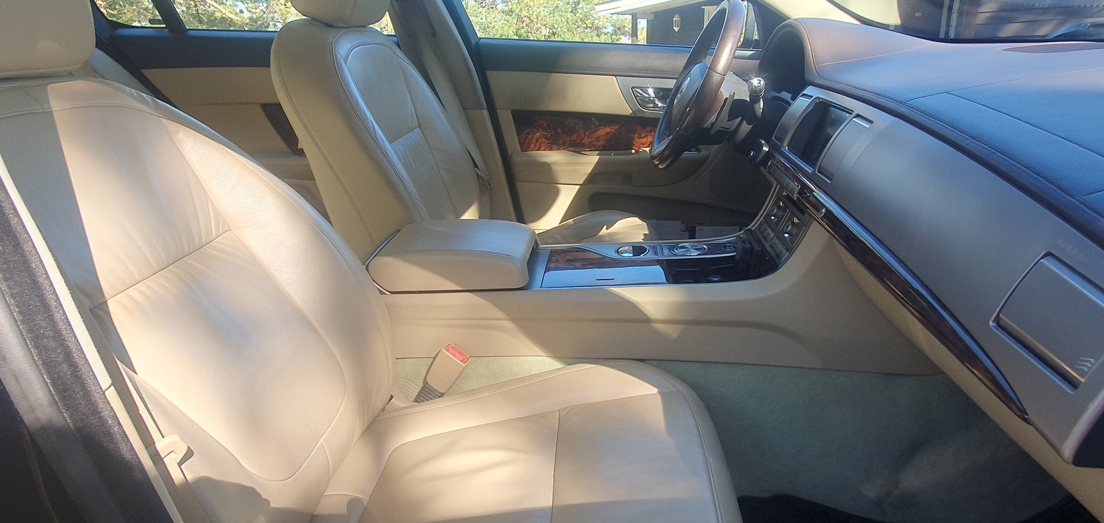 Jaguar XF 3.0 V6 Automatic, 6-trins, 211ps, 2011