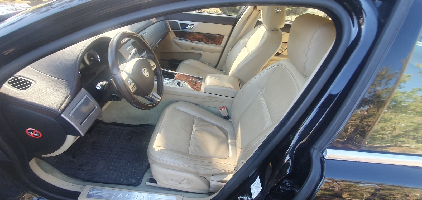 Jaguar XF 3.0 V6 Automatic, 6-trins, 211ps, 2011