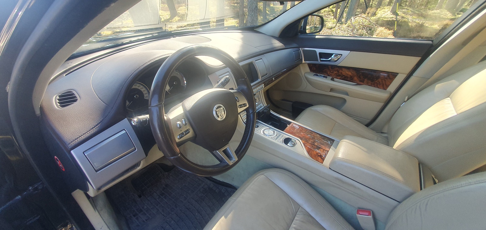 Jaguar XF 3.0 V6 Automatic, 6-trins, 211ps, 2011