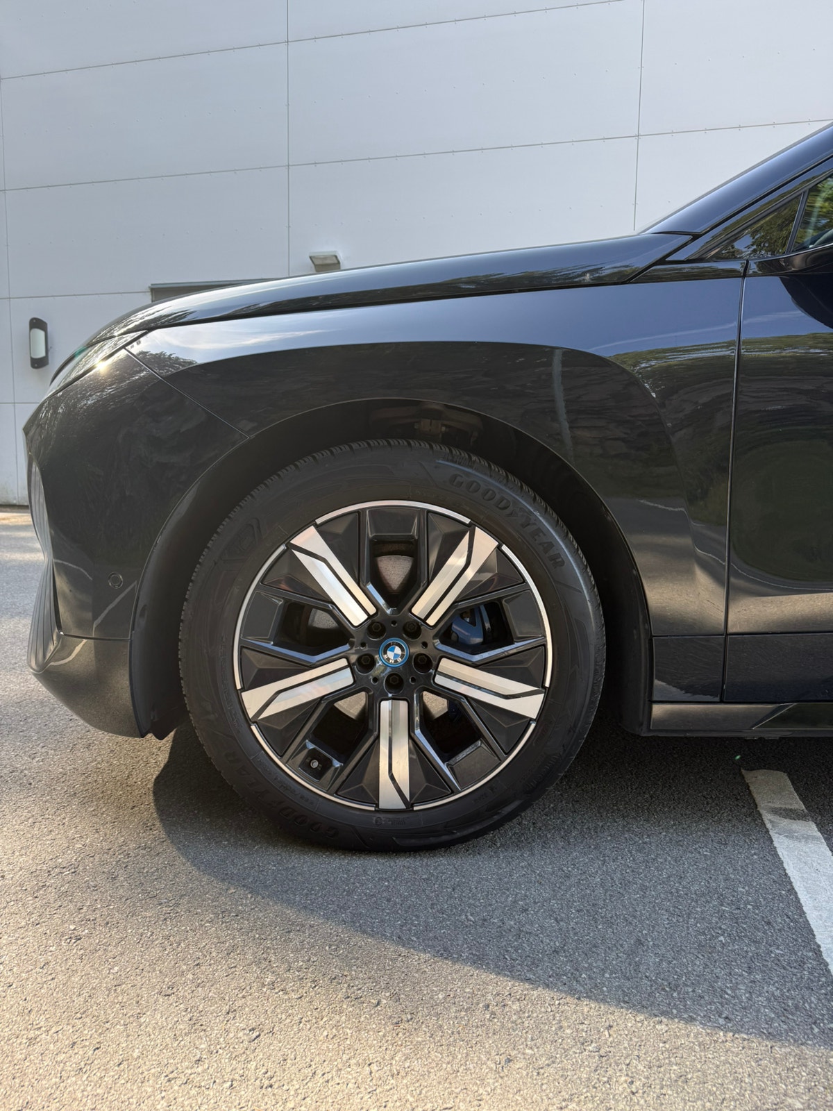 BMW iX xDrive40, 326hp, 2022