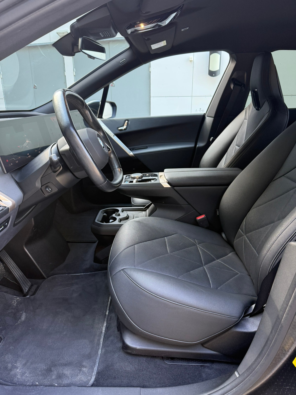BMW iX xDrive40, 326hp, 2022