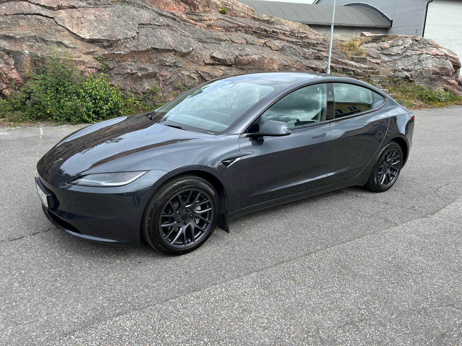 Tesla Model 3 Standard Range, 283hp, 2024