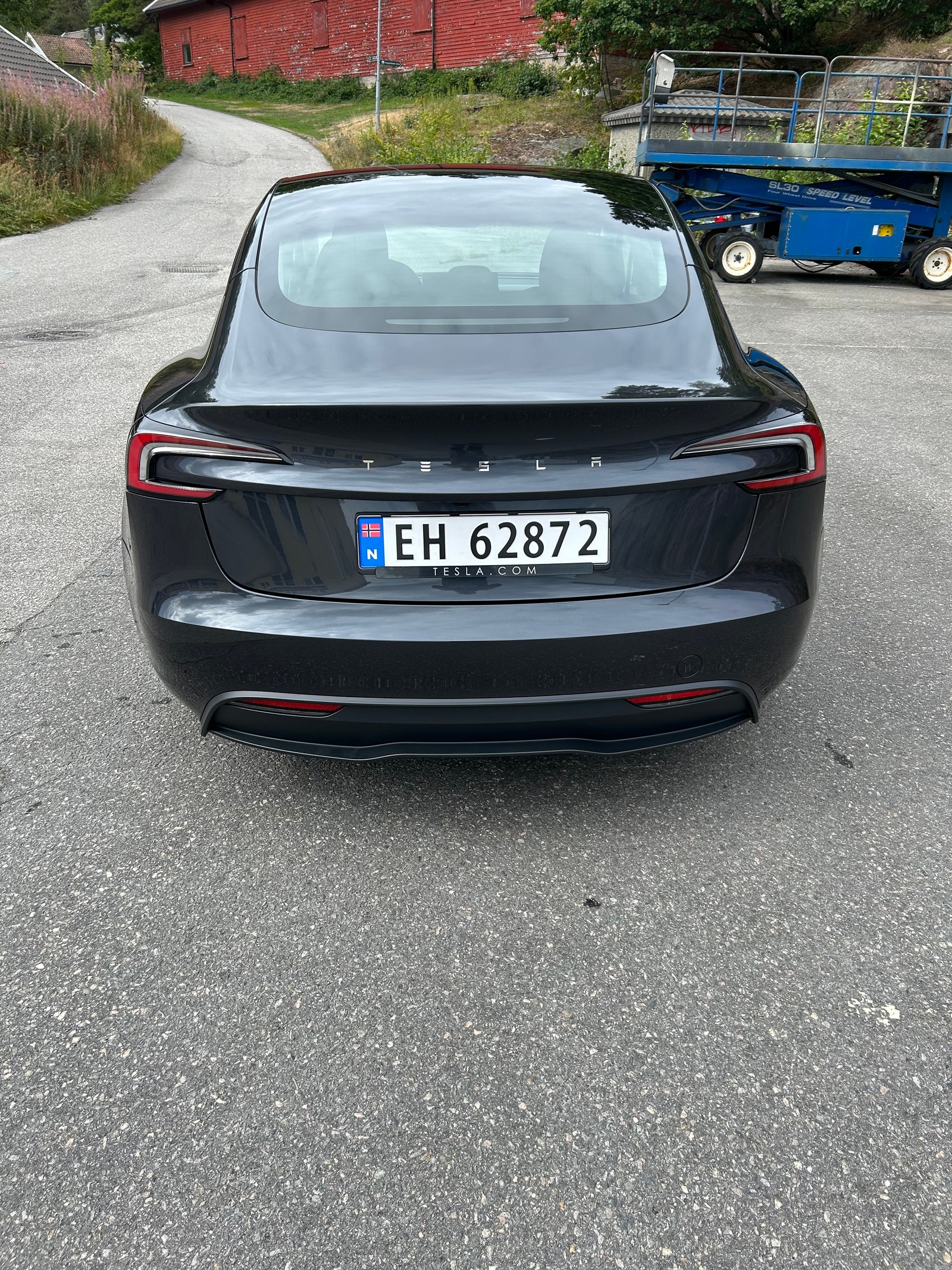 Tesla Model 3 Standard Range, 283hp, 2024
