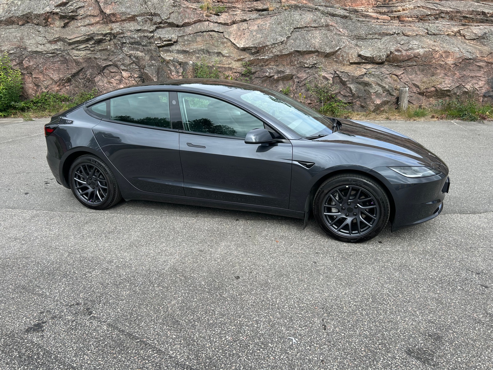 Tesla Model 3 Standard Range, 283hp, 2024
