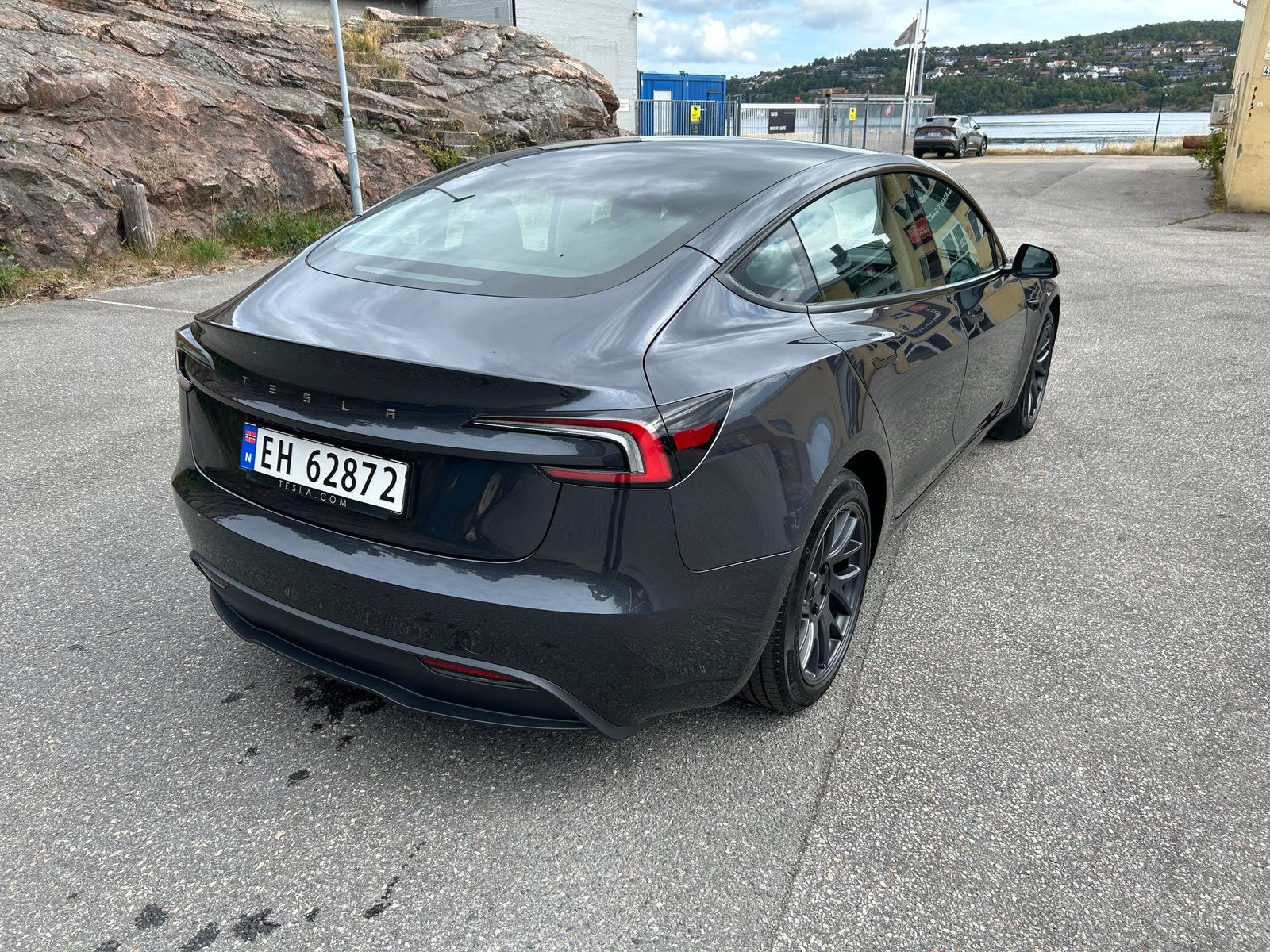 Tesla Model 3 Standard Range, 283hp, 2024