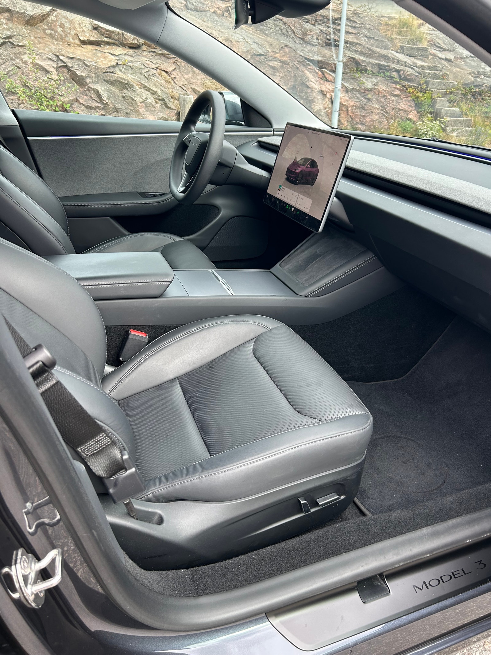 Tesla Model 3 Standard Range, 283hp, 2024