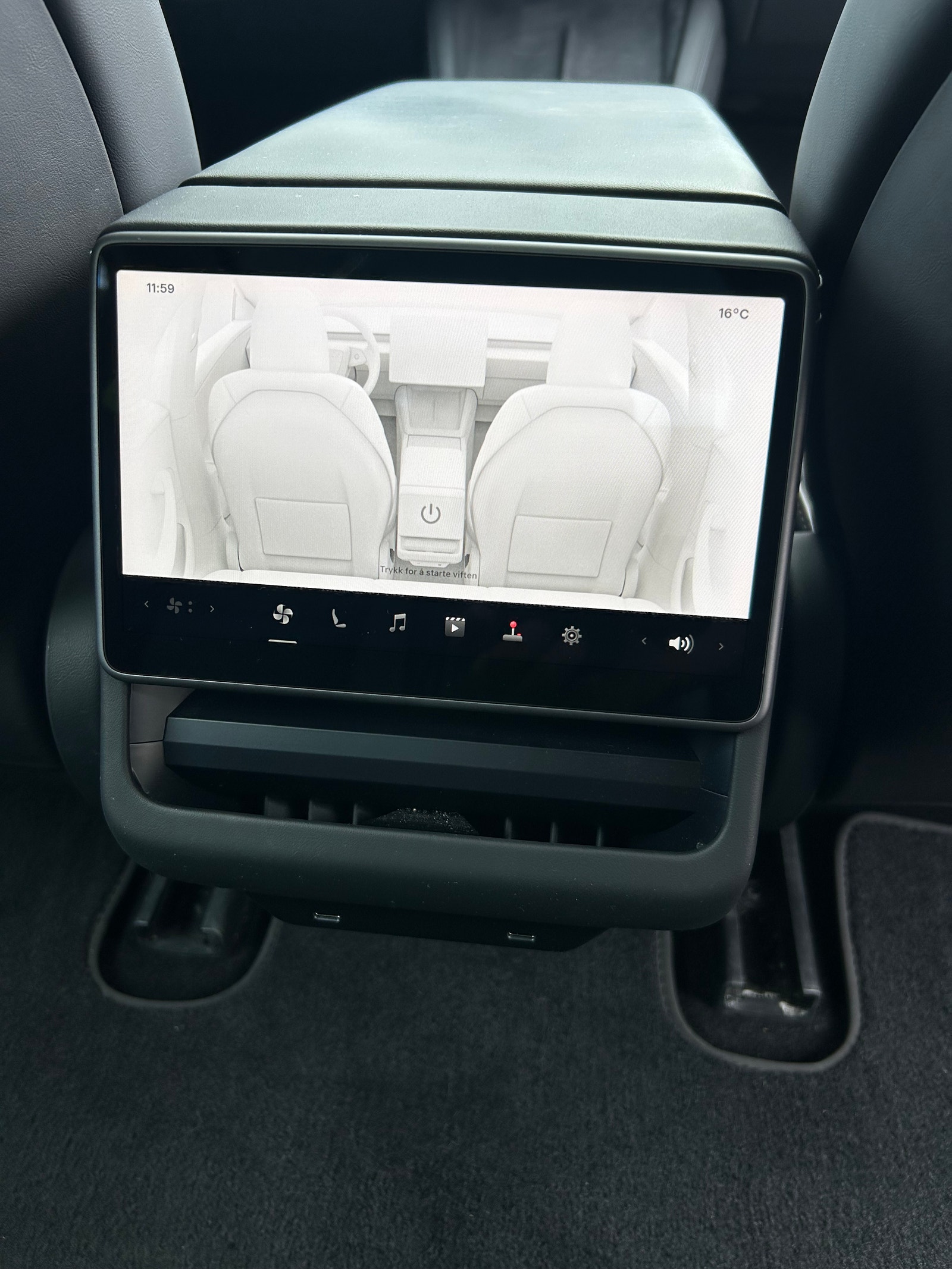 Tesla Model 3 Standard Range, 283hp, 2024