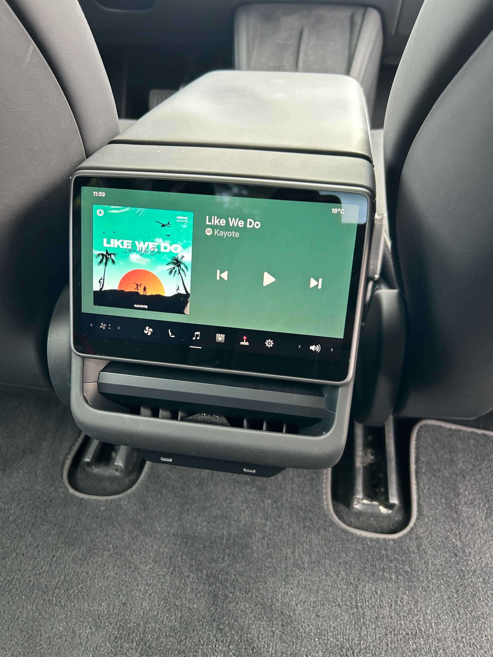 Tesla Model 3 Standard Range, 283hp, 2024