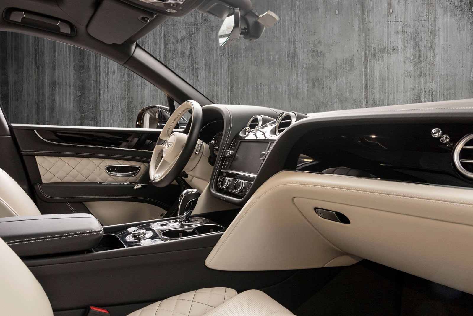 Bentley Bentayga Hybrid 2.9 V6 Automatic, 8-trins, 462ps, 2020