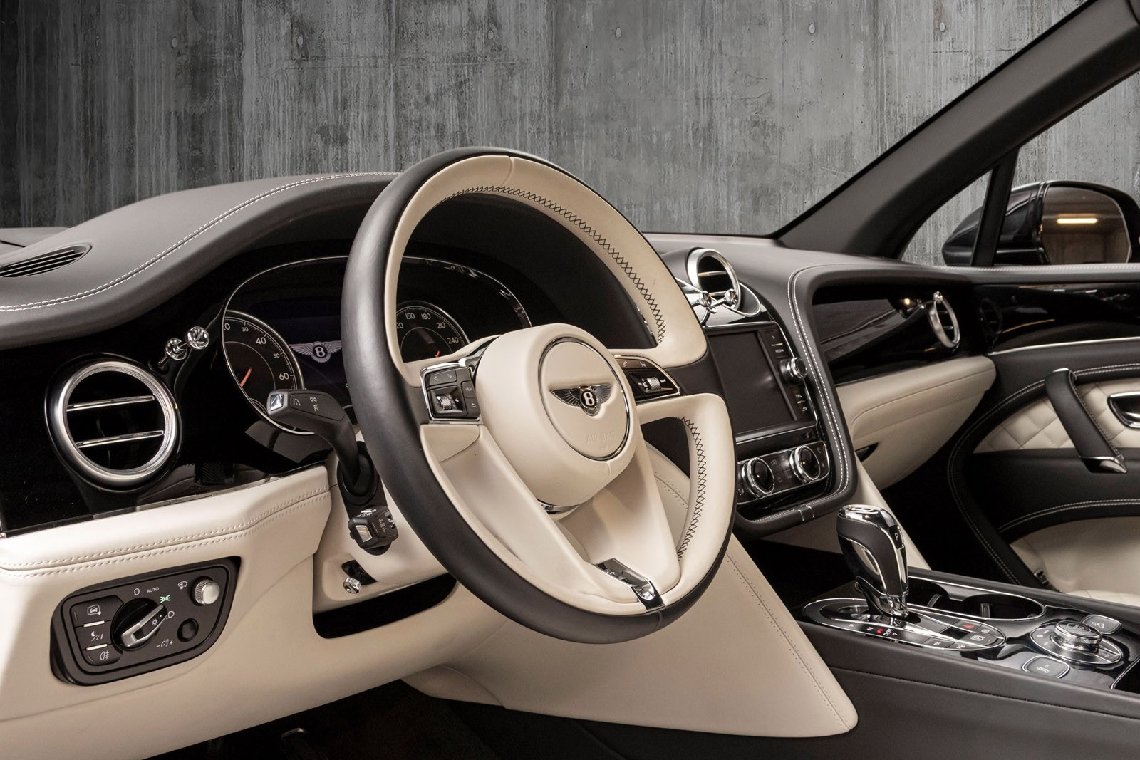 Bentley Bentayga Hybrid 2.9 V6 Automatic, 8-trins, 462ps, 2020