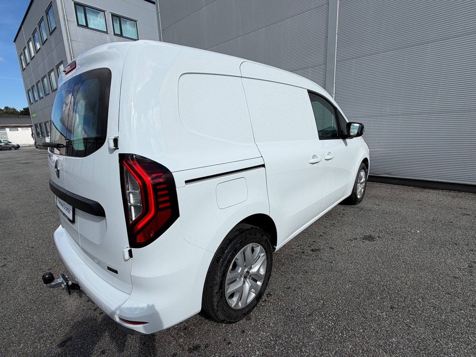 Renault Kangoo E-Tech, 122hp, 2025