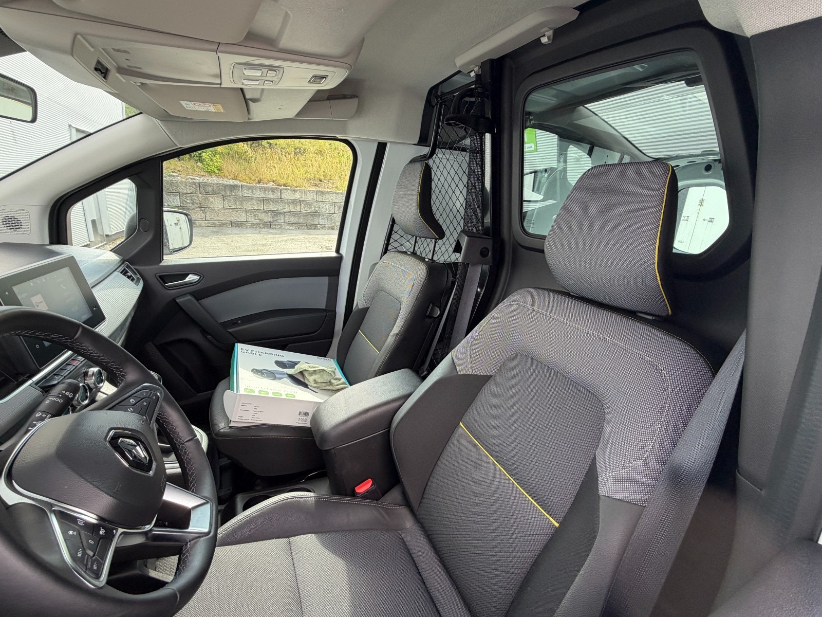 Renault Kangoo E-Tech, 122hp, 2025