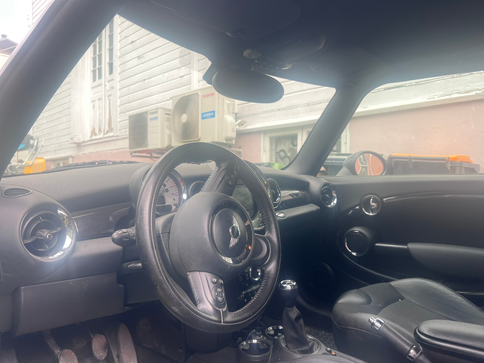 MINI Cooper Manual, 6-trins, 122ps, 2011