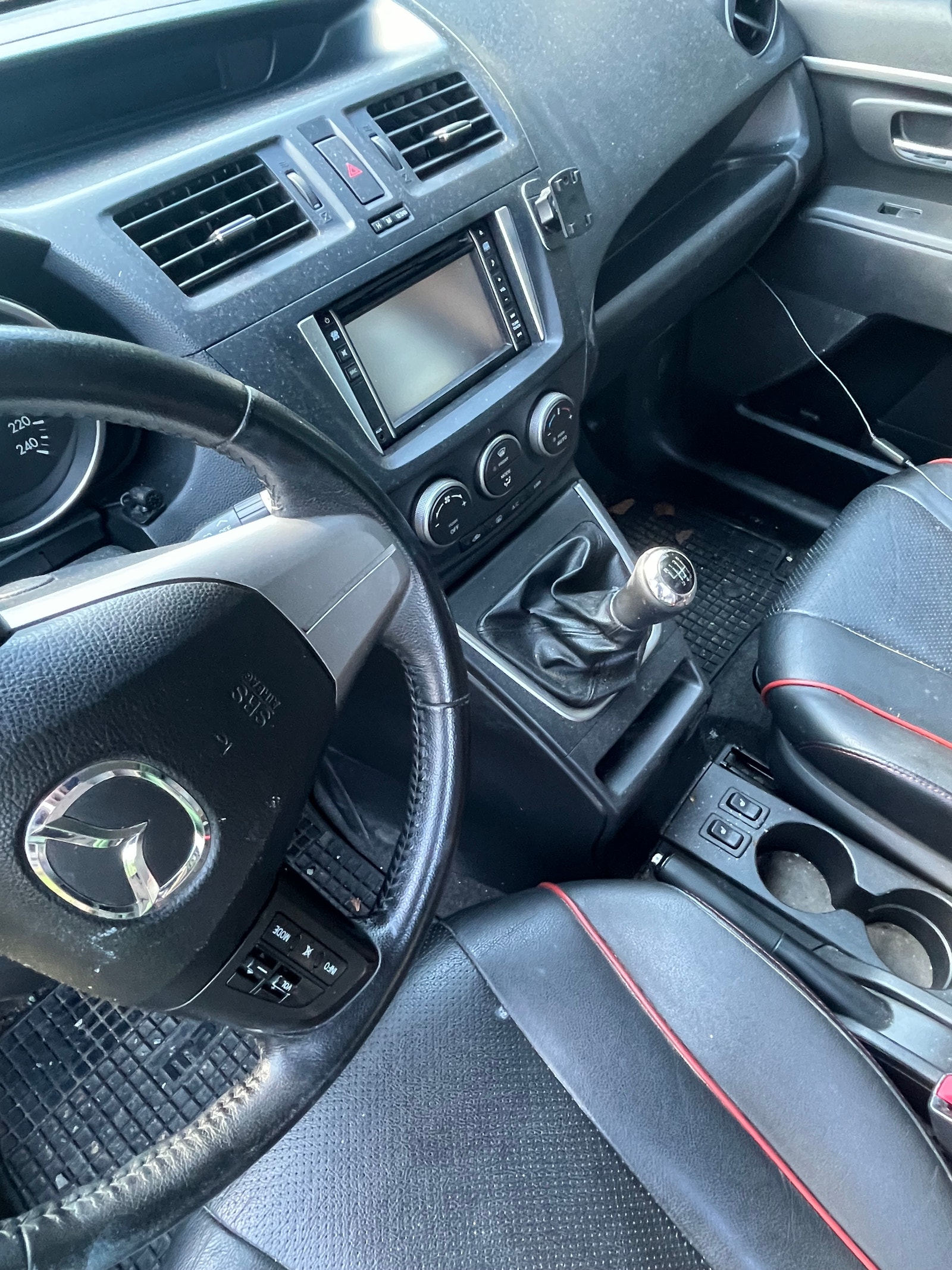 Mazda 5 1.6 MZR-CD Manual, 6-trins, 115ps, 2012