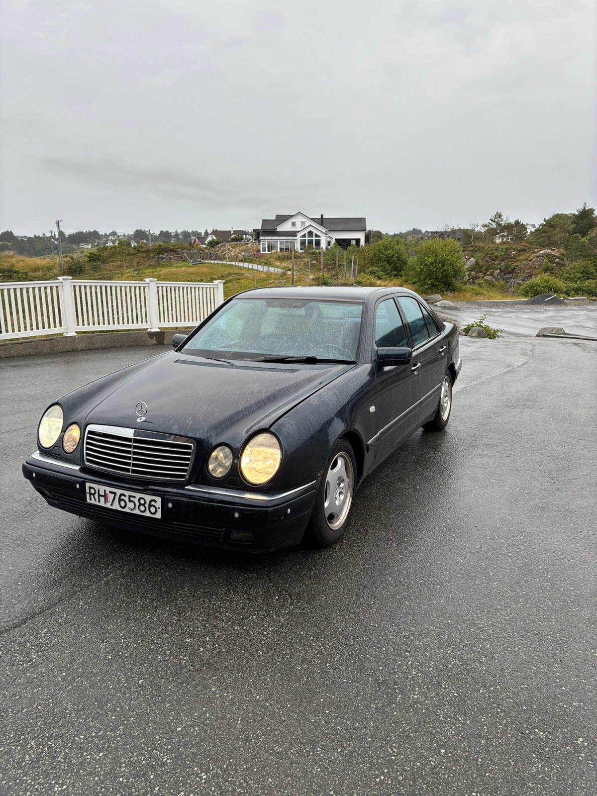 Mercedes-Benz E 240 Automatic, 170hp, 1998
