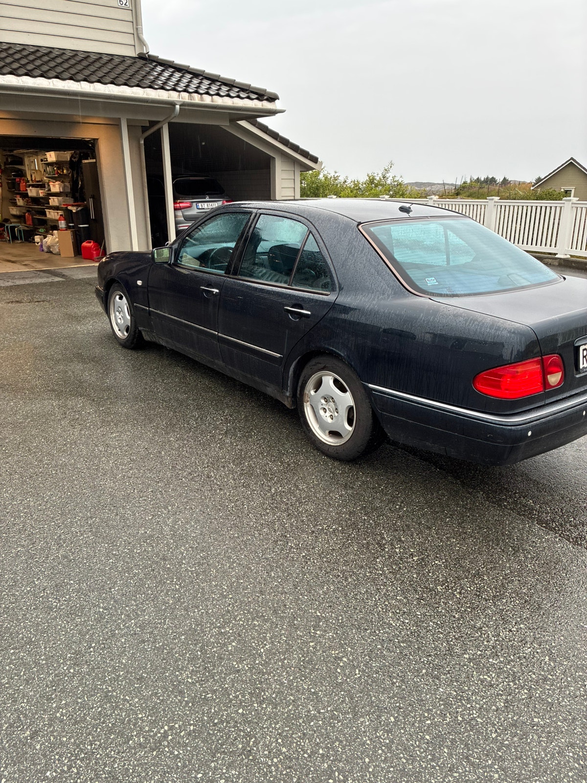 Mercedes-Benz E 240 Automatic, 170hp, 1998