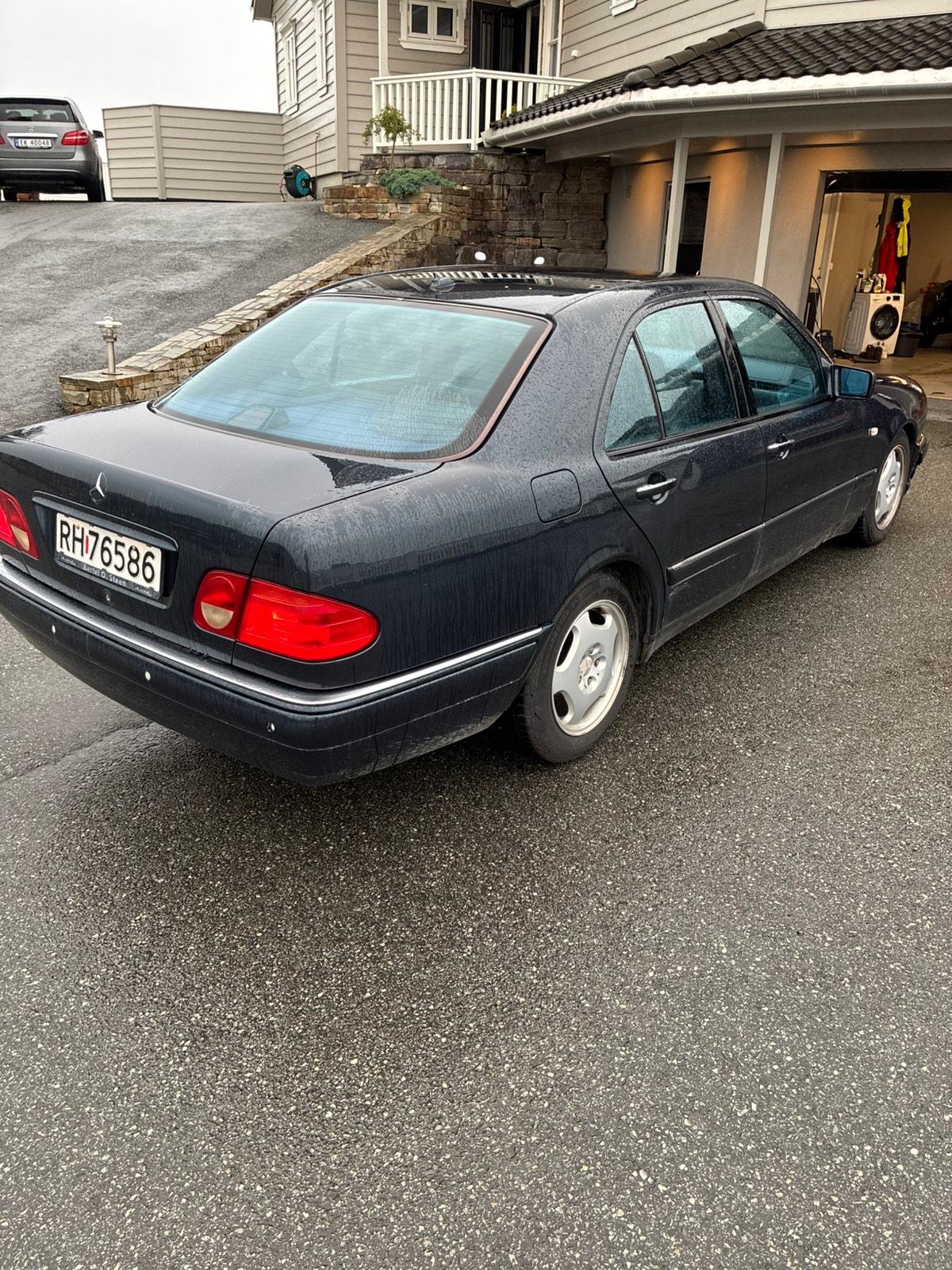 Mercedes-Benz E 240 Automatic, 170hp, 1998