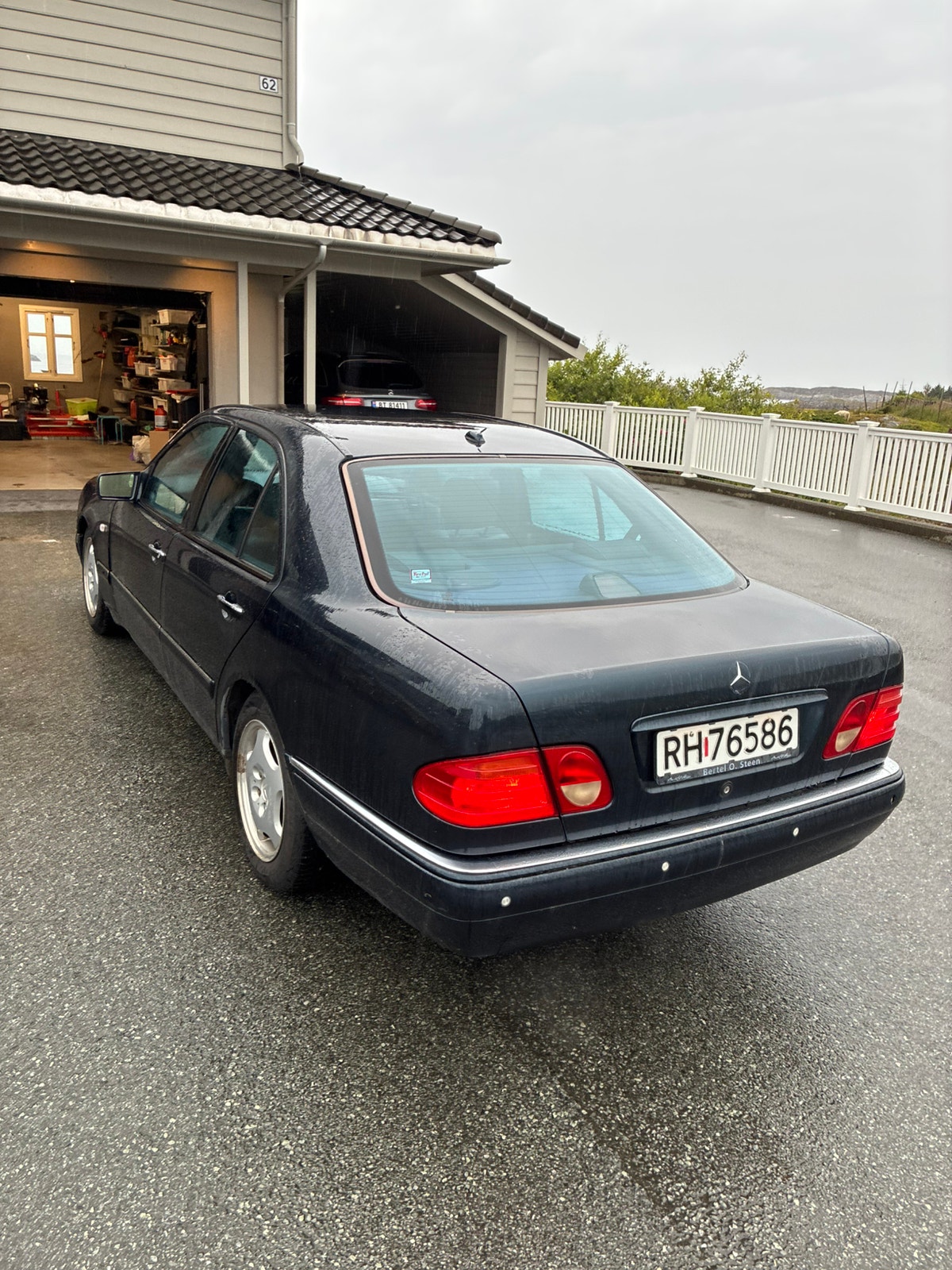 Mercedes-Benz E 240 Automatic, 170hp, 1998