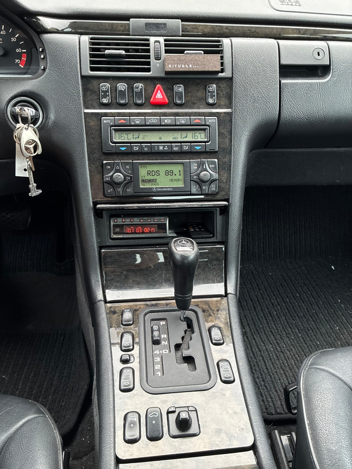 Mercedes-Benz E 240 Automatic, 170hp, 1998