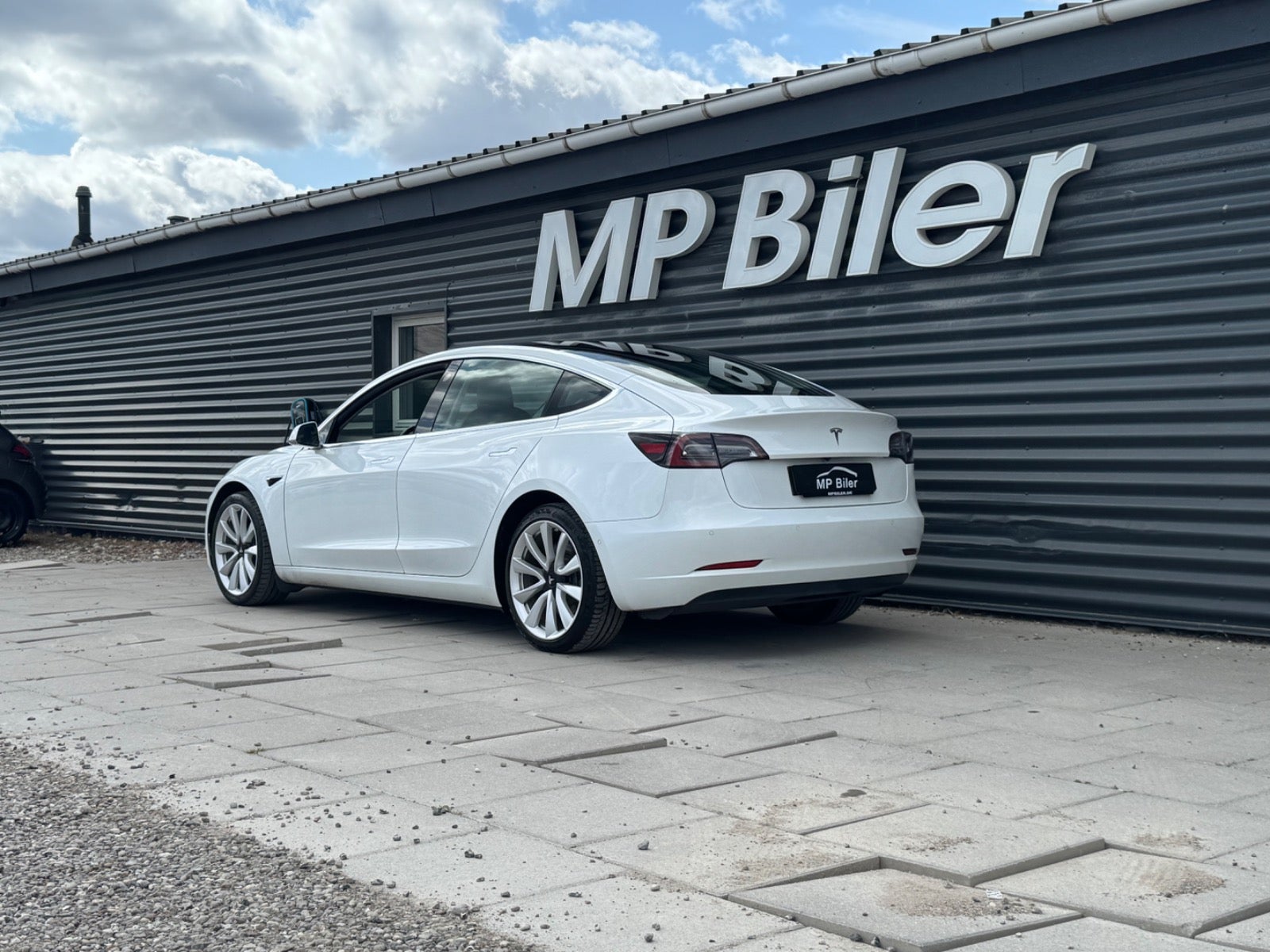 Tesla Model 3 Standard Range Plus, 325hk, 2020