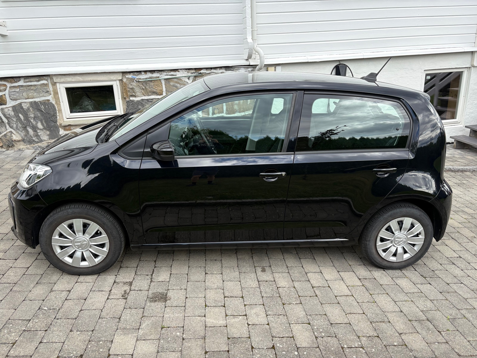 Volkswagen e-up!, 83ps, 2022