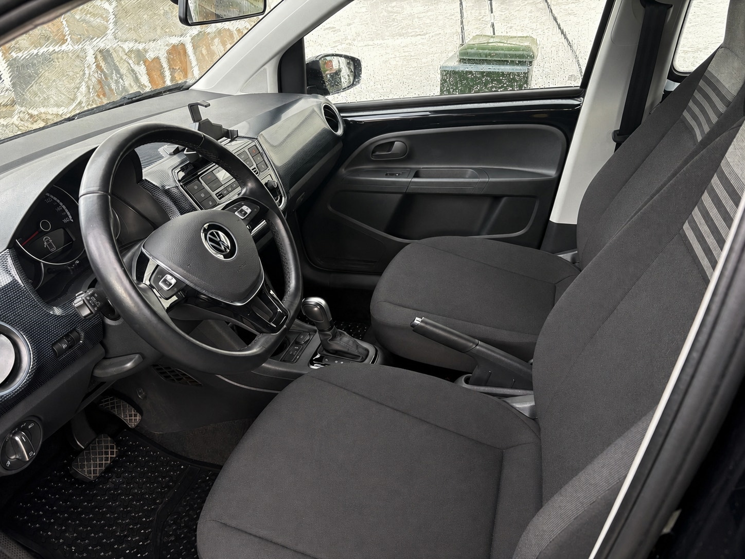 Volkswagen e-up!, 83ps, 2022