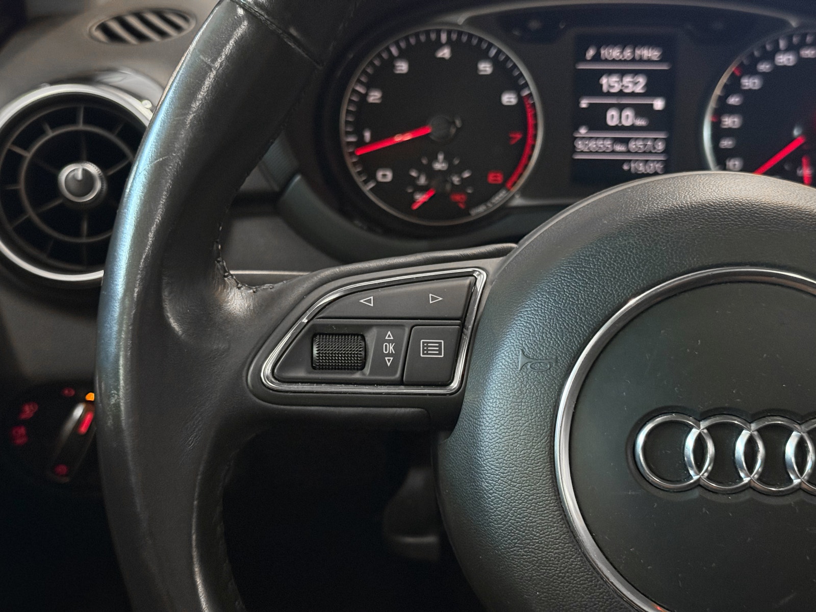 Audi A1 1.4 TFSI Manual, 6-trins, 122ps, 2012