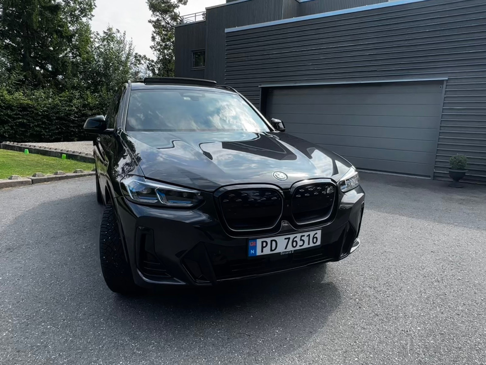 BMW iX3, 286ps, 2024
