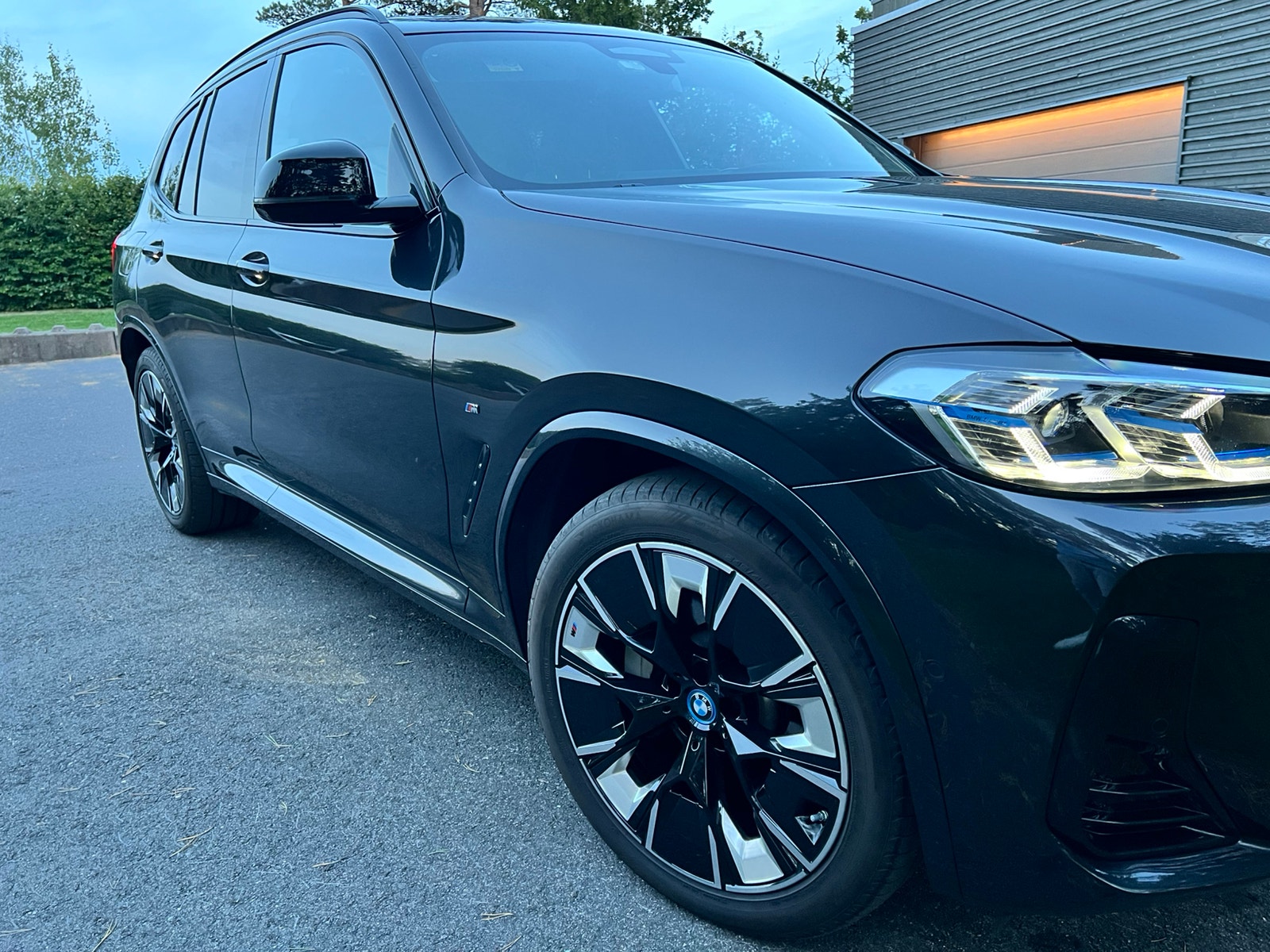 BMW iX3, 286ps, 2024