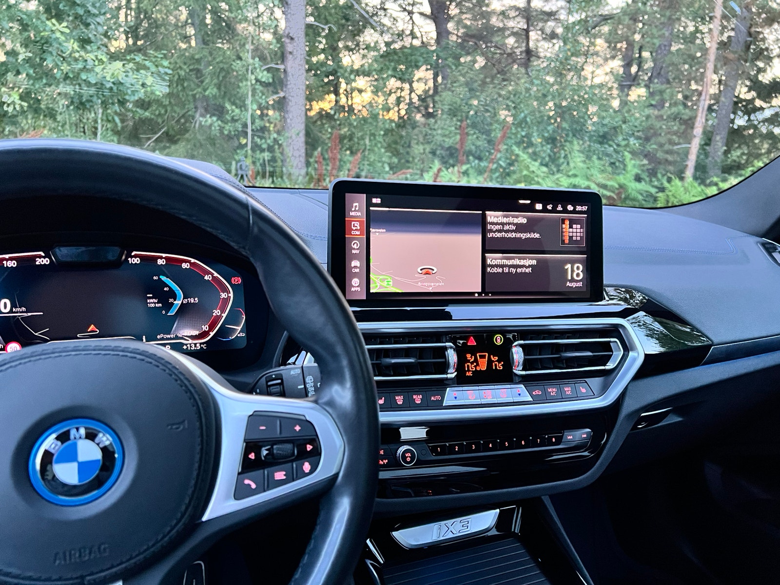 BMW iX3, 286ps, 2024