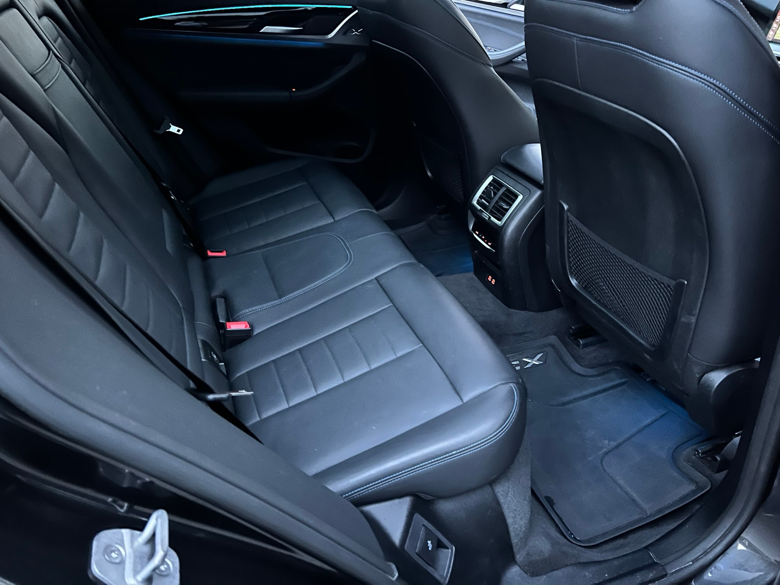 BMW iX3, 286ps, 2024